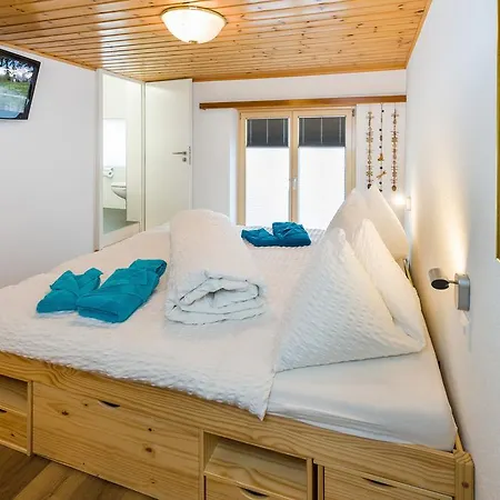 Touring Cheminee Apartment