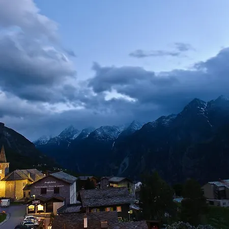 Touring Cheminee Апартаменты *