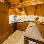 Touring Cheminee Apartman Grächen